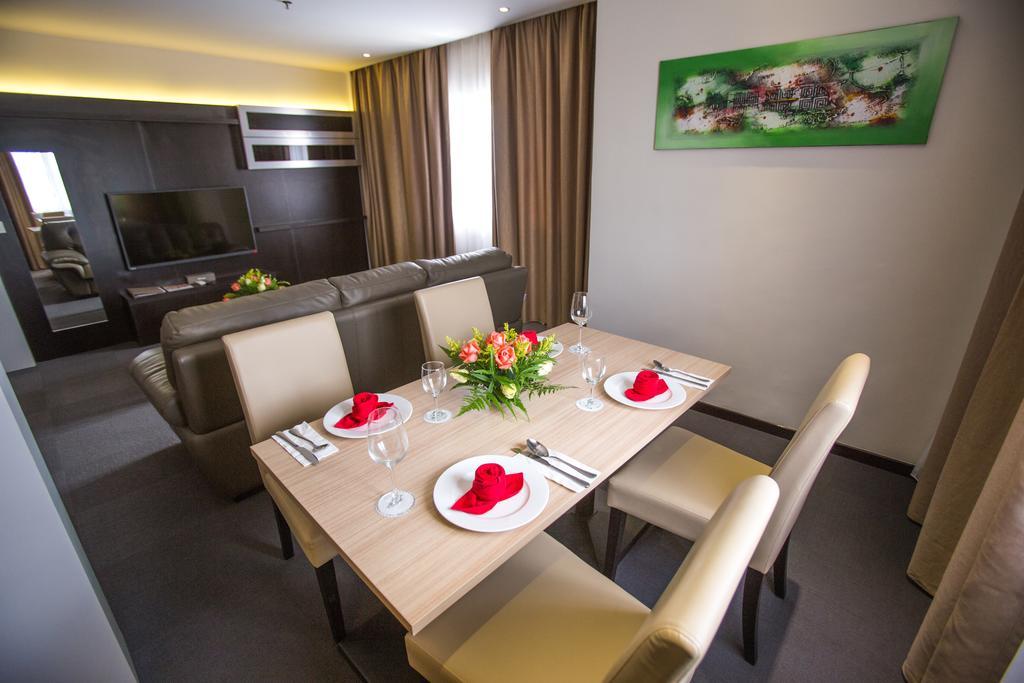 Vip Hotel Сегамат Экстерьер фото