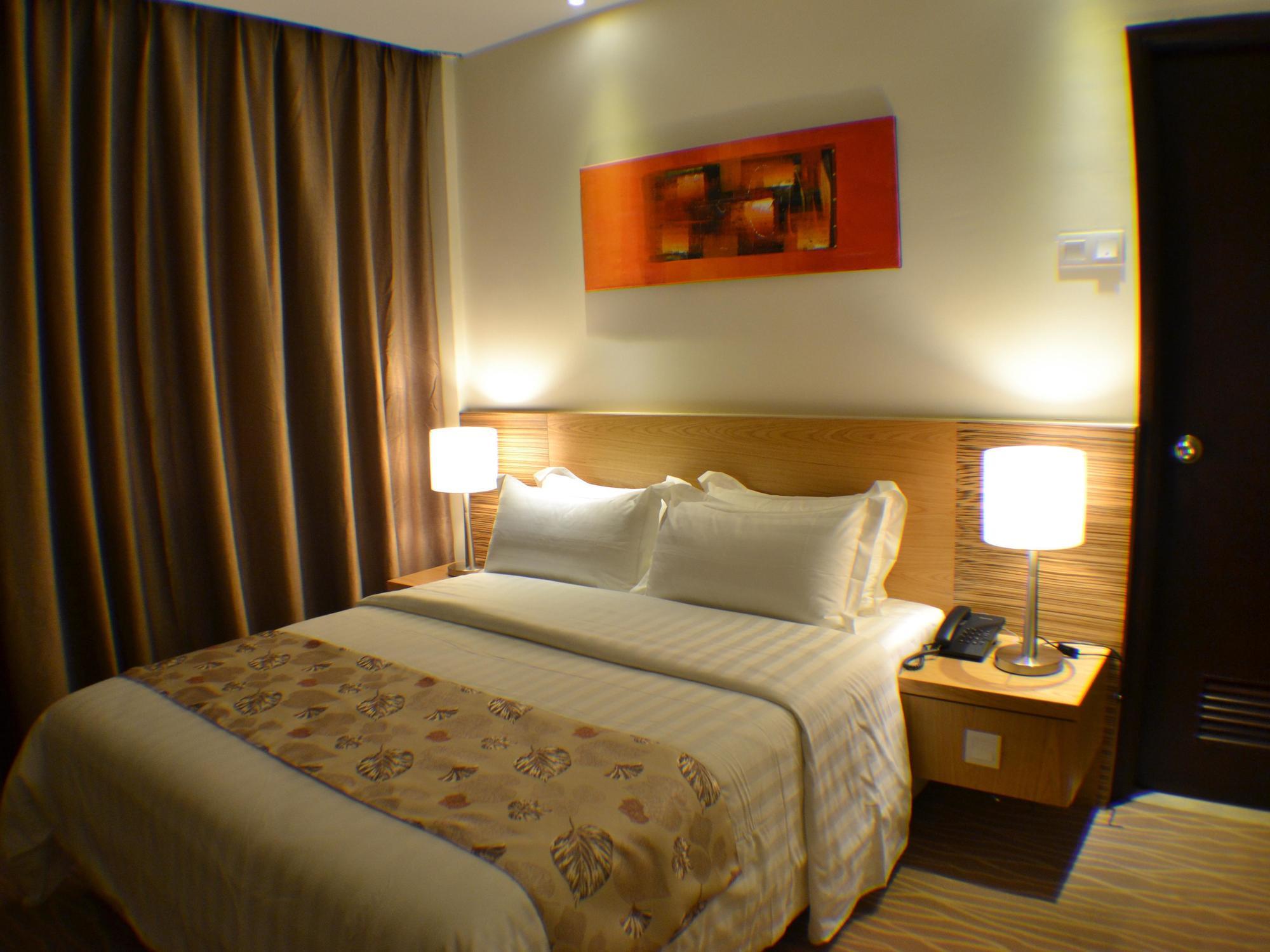 Vip Hotel Сегамат Экстерьер фото